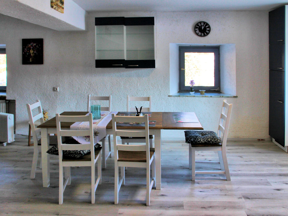 Esszimmer und Küche